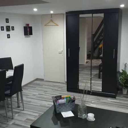 Little-Oasis Apartment บูดาเปสต์ ภายนอก รูปภาพ