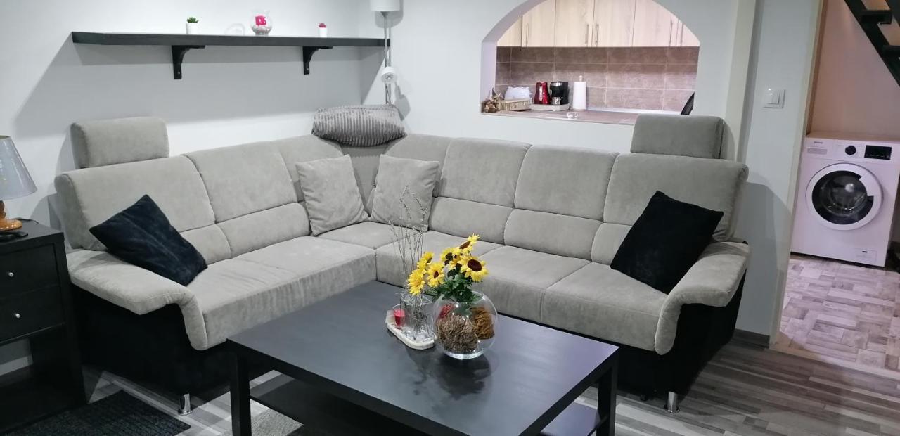 Little-Oasis Apartment บูดาเปสต์ ภายนอก รูปภาพ