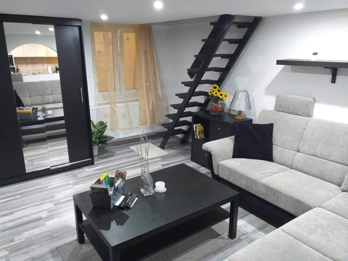 Little-Oasis Apartment บูดาเปสต์ ภายนอก รูปภาพ